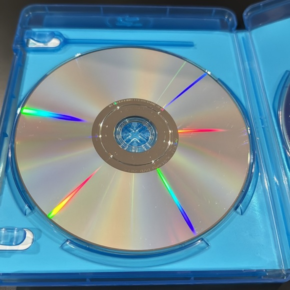 An Elf’s Story - Blu-Ray & DVD Combo Set - Picture 4 of 5